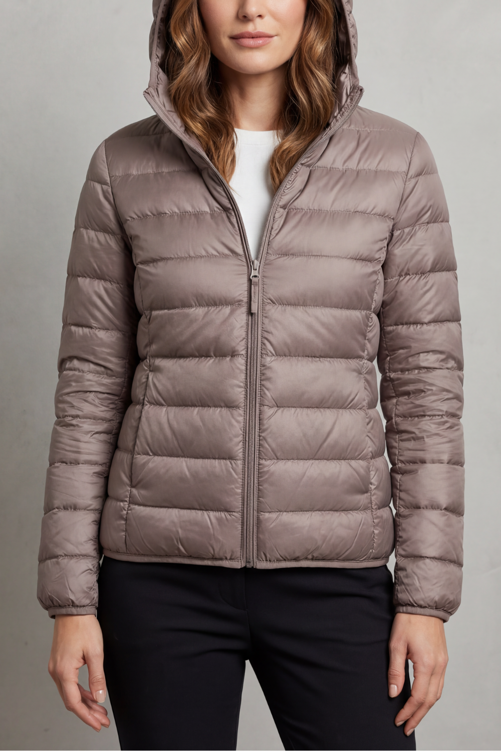Women's lightweight packable hooded puffer jacket - view 4