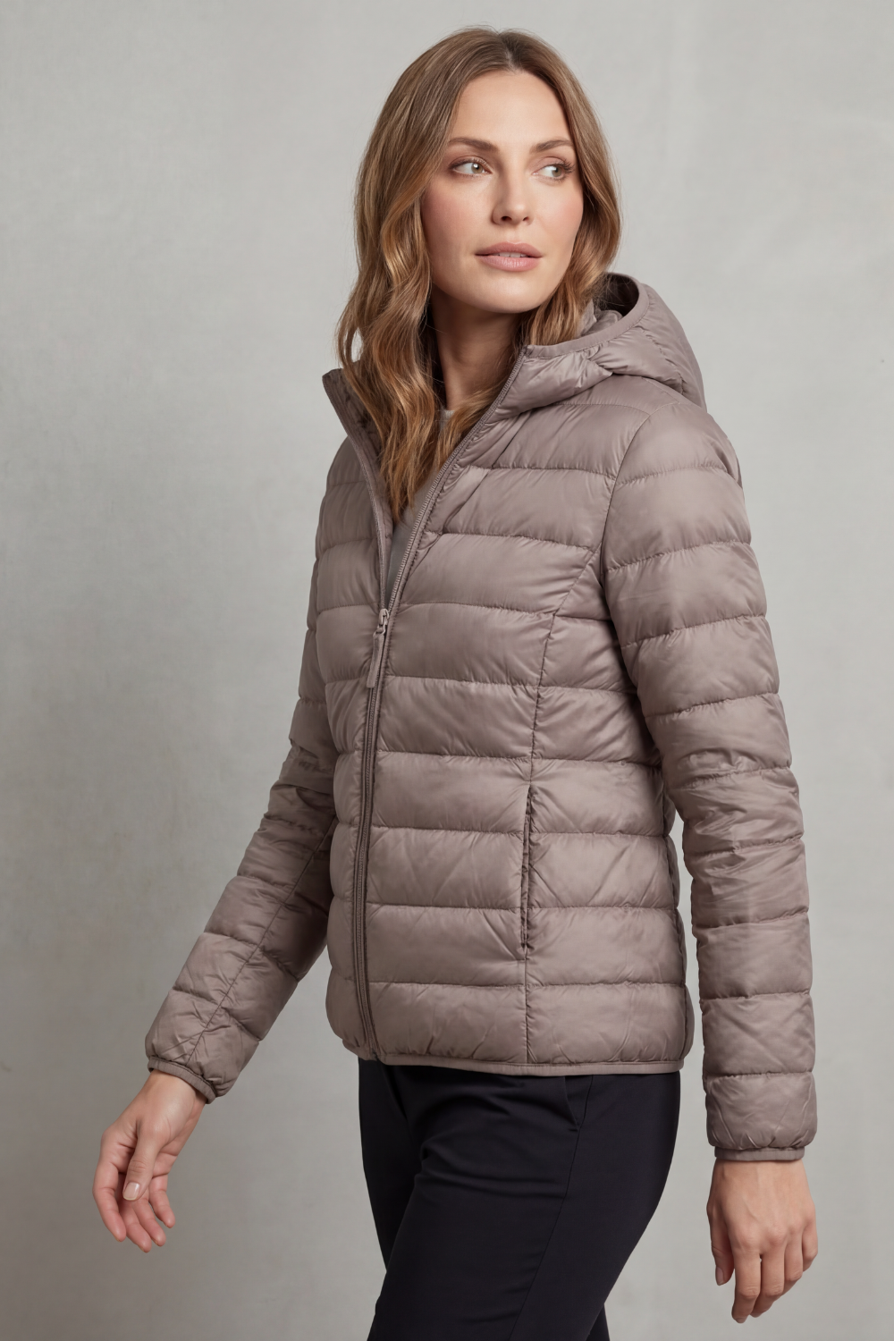 Women's lightweight packable hooded puffer jacket - view 3