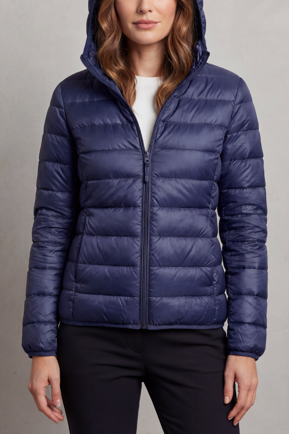 Women's lightweight packable hooded puffer jacket - view 9
